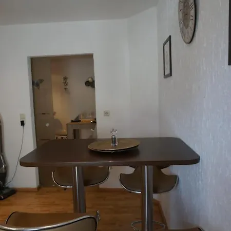 Wohnen Uber Einem Italienischen Restaurant Leipzig