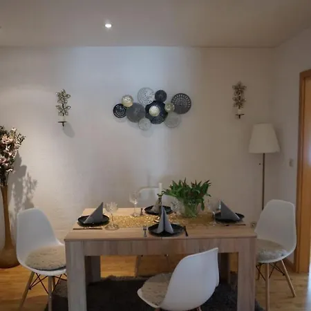 Lejlighed Wohnen Uber Einem Italienischen Restaurant Leipzig