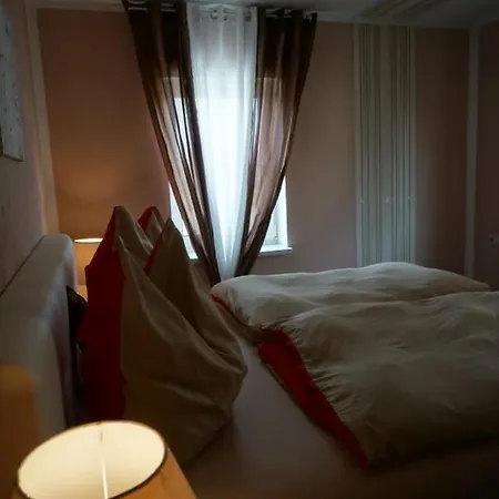 Apartment Wohnen Uber Einem Italienischen Restaurant Leipzig