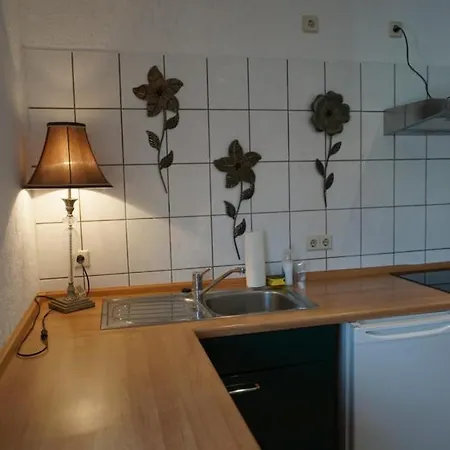 Wohnen Uber Einem Italienischen Restaurant Apartment